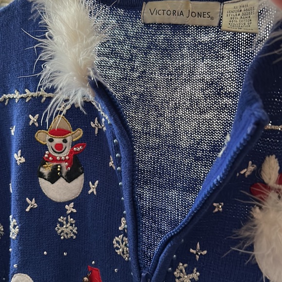 Victoria Jones Christmas sweater - Picture 4 of 8